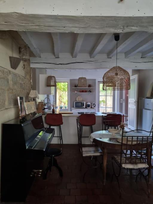 Charmante Maison Ancienne Avec Cour アランソン エクステリア 写真
