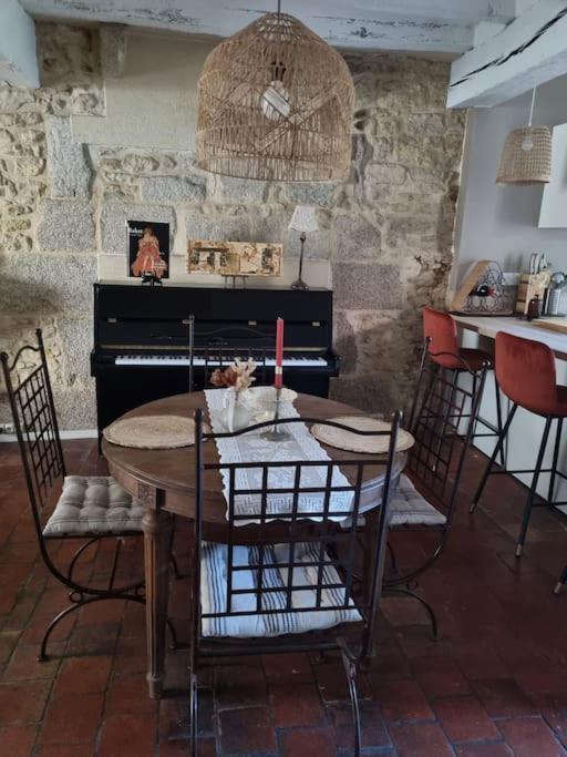 Charmante Maison Ancienne Avec Cour アランソン エクステリア 写真
