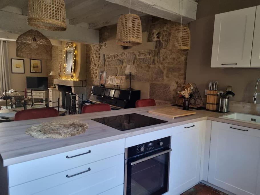 Charmante Maison Ancienne Avec Cour アランソン エクステリア 写真